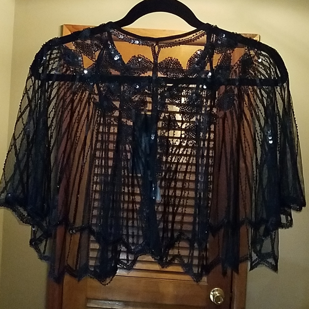 Sequined capelette - Picture 3 of 8